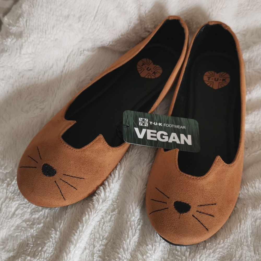 NWT Never-worn TUK Vegan Suede Flats